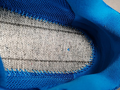 Blue Track.3 Blue