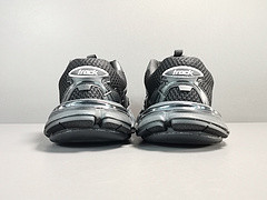 Black Track.3 Black