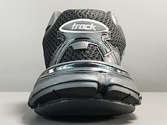 Black Track.3 Black