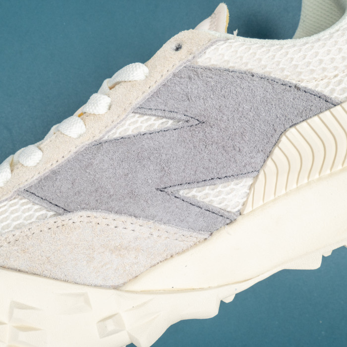 'Art of Nothing' Angora Natural Gum
