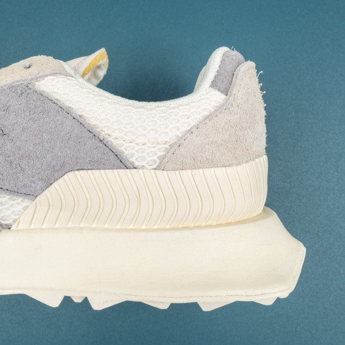 'Art of Nothing' Angora Natural Gum