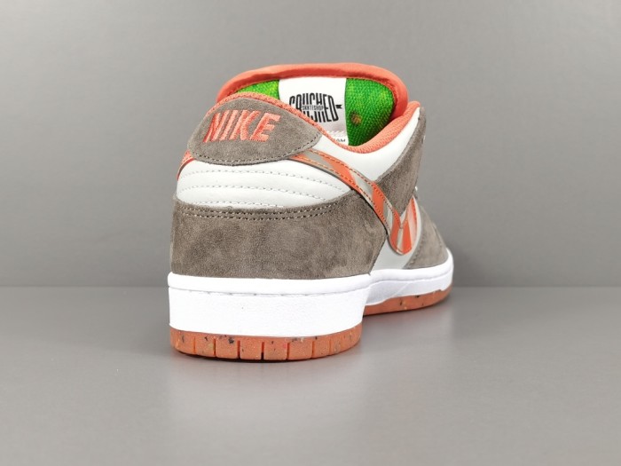SB Dunk Low Crushed D.C.