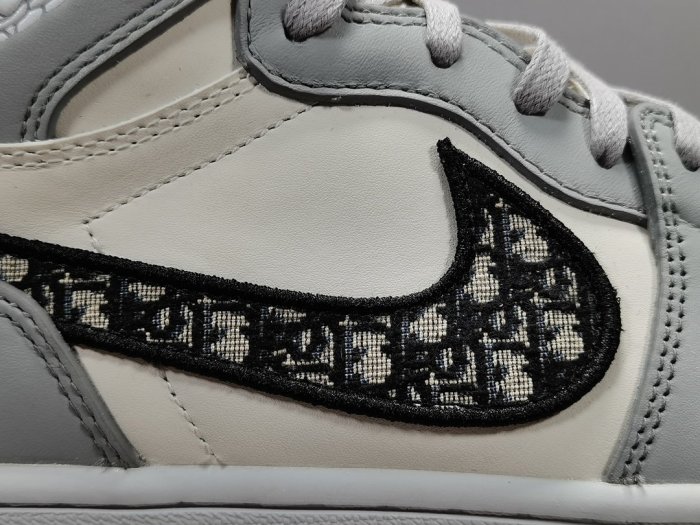 1's Retro High Dior