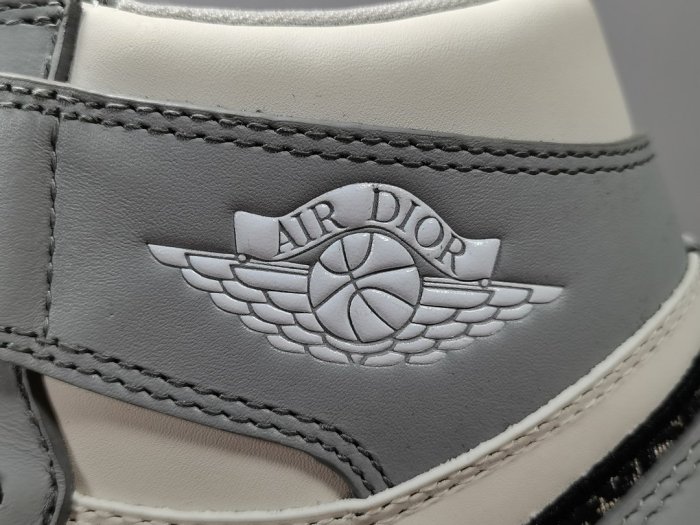 1's Retro High Dior