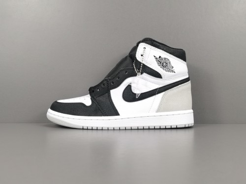 1's Retro High OG Bleached Coral