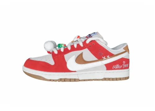 Dunk Low SE 85 'Christmas'