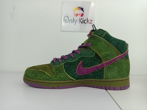 Dunk SB High Skunk 420