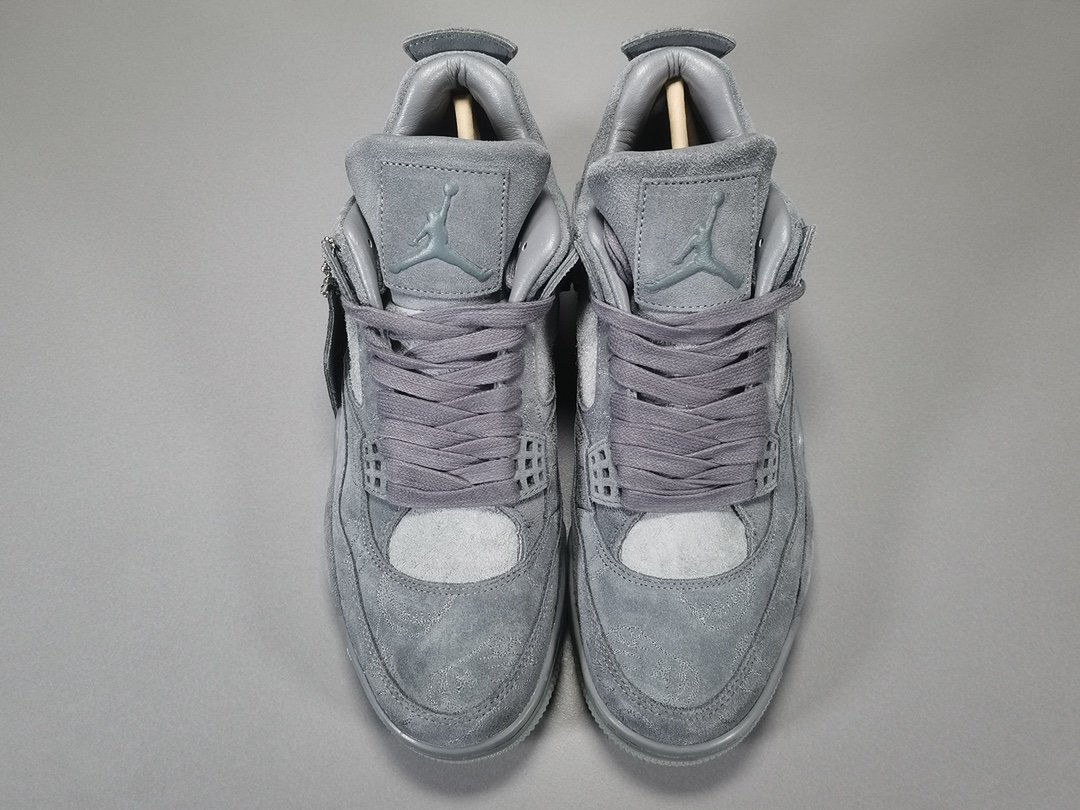 4s RETRO KAWS