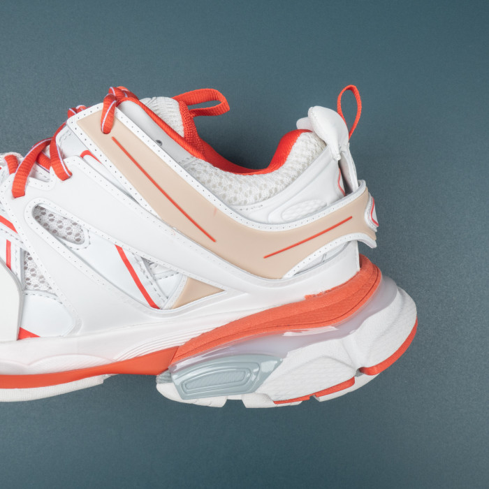 Track White Red