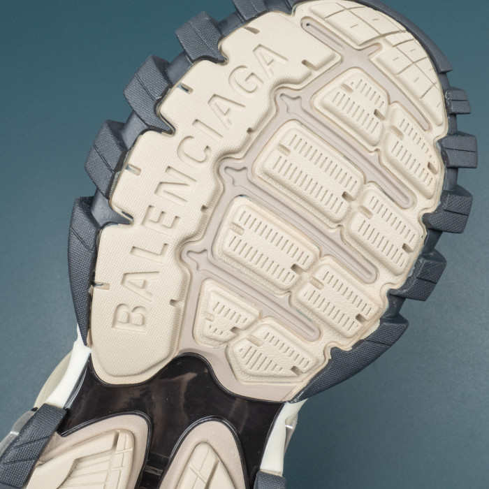 Track.2 Beige