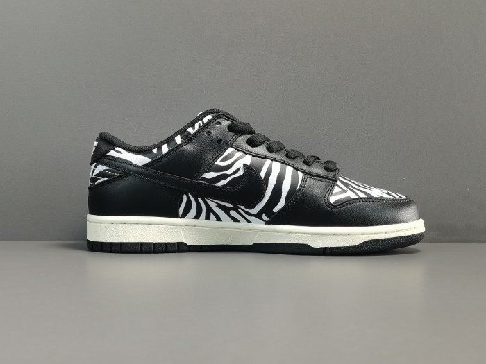 Dunk Low OG QS Quartersnacks Zebra