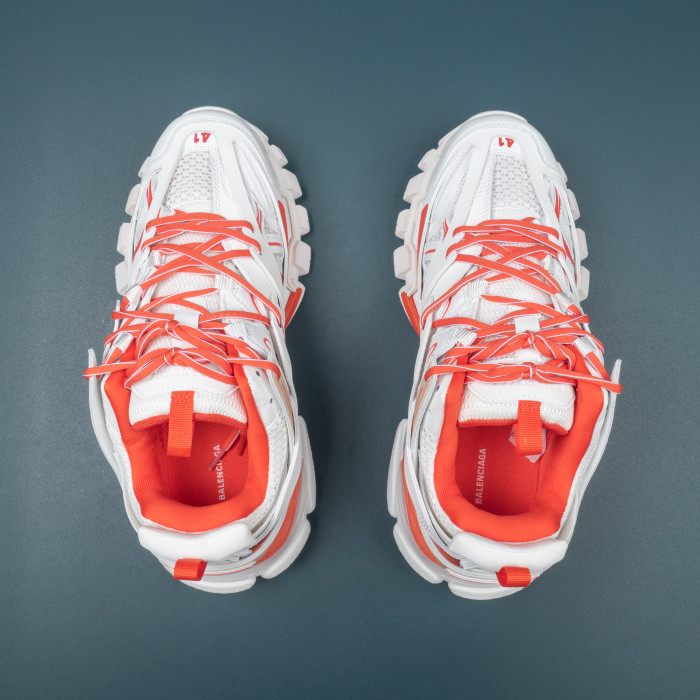 Track White Red