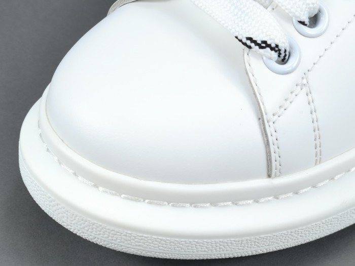White Black (W)