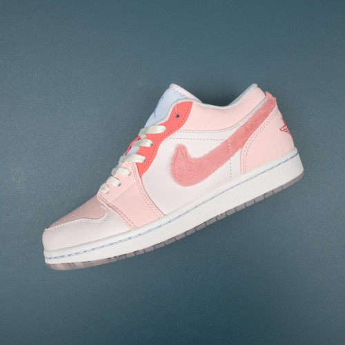 1s Low SE Mighty Swooshers Pink (W)