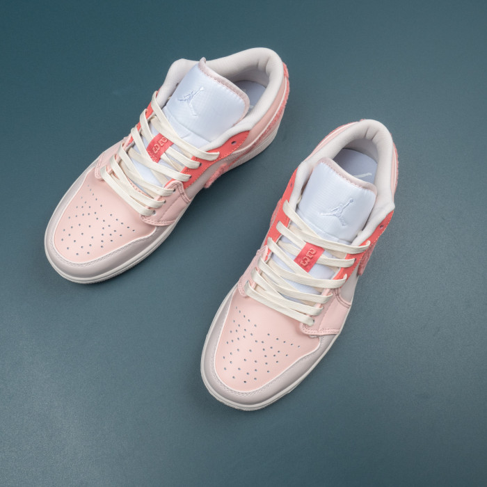 1s Low SE Mighty Swooshers Pink (W)