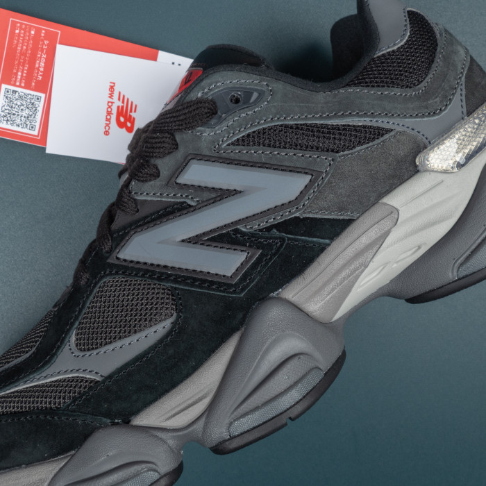 Black Castlerock Grey