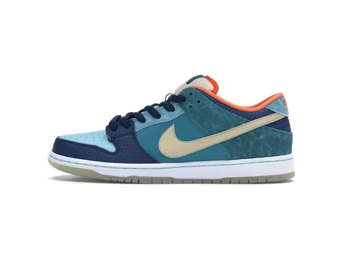 SB Dunk Low MIA Skate Shop