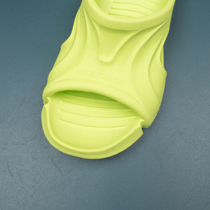 Mold Slide Sandal Glow Green