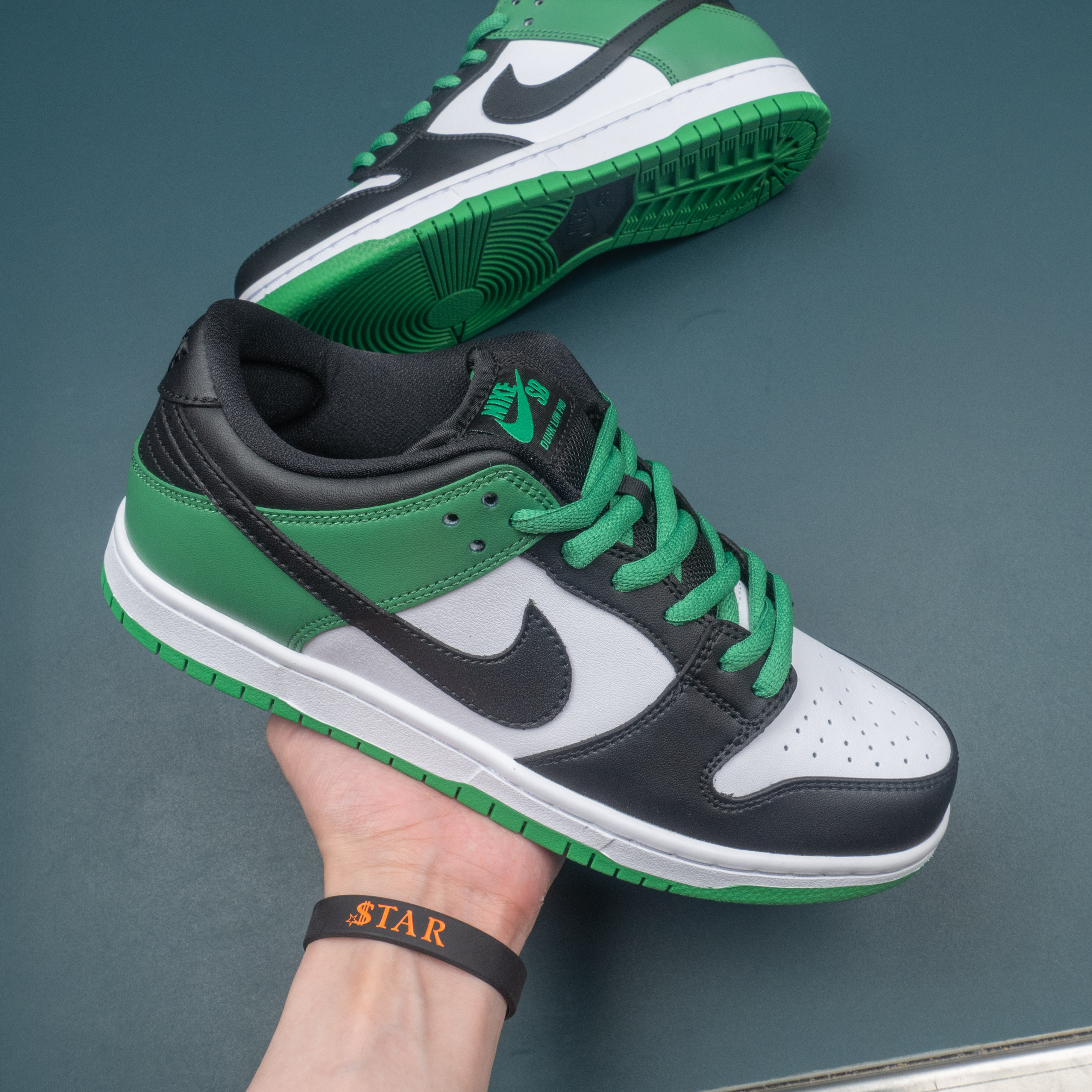 SB Dunk Low Classic Green