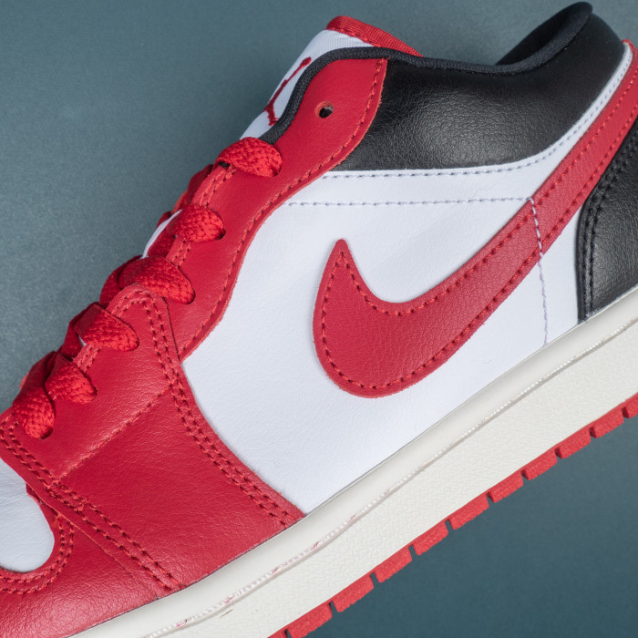 1's Low Reverse Black Toe