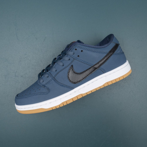 SB Dunk Low Navy Black Gum