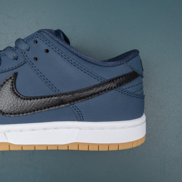 SB Dunk Low Navy Black Gum