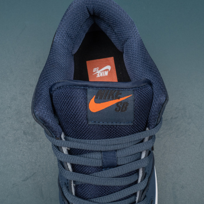 SB Dunk Low Navy Black Gum