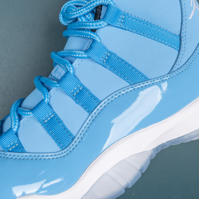 11's Retro Pantone