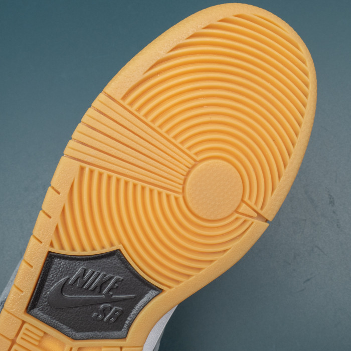 SB Dunk Low Dark Grey Black Gum