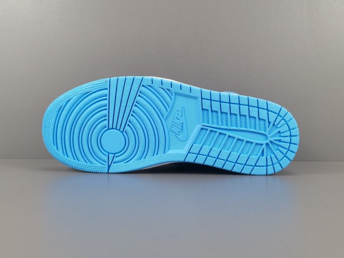 1's Retro High OG UNC Toe