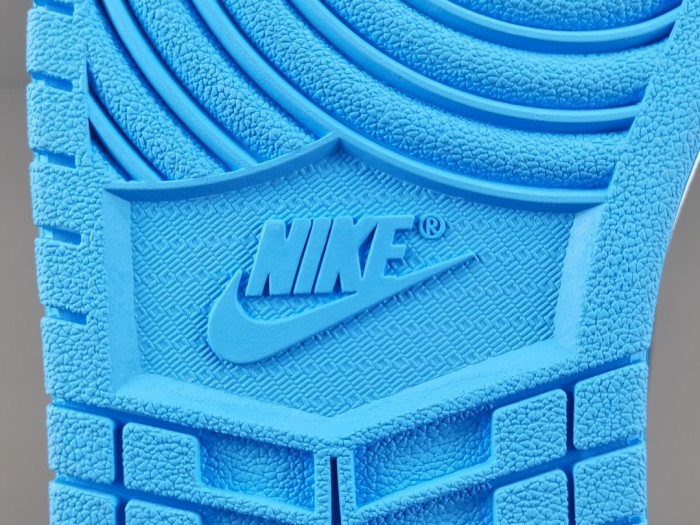 1's Retro High OG UNC Toe