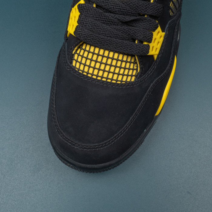 4's RetroThunder (2023)