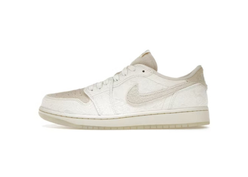 1's Retro Low OG Chris Paul