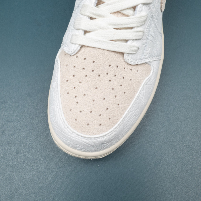 1's Retro Low OG Chris Paul