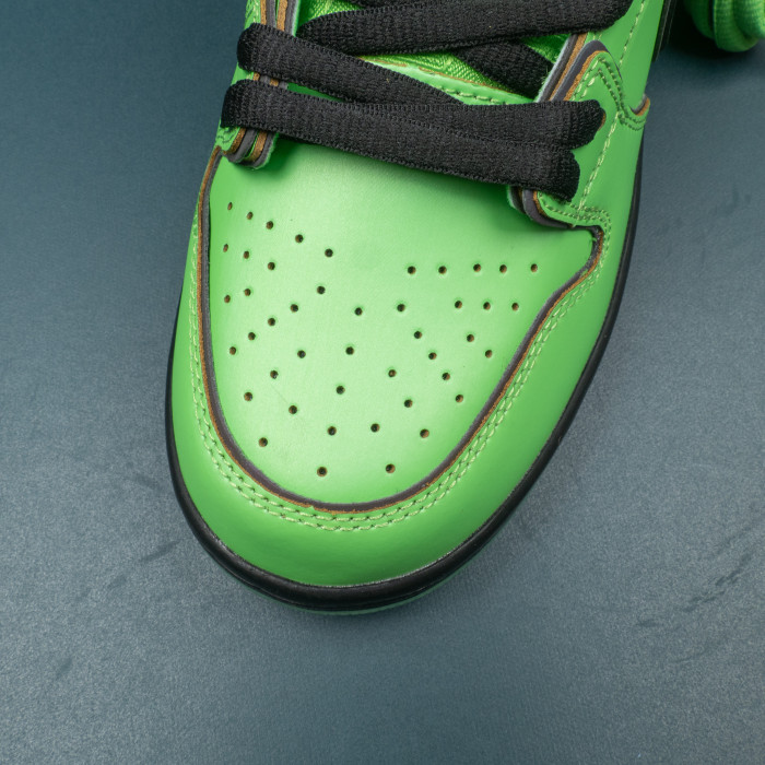The Powerpuff Girls x Dunk Low Pro SB QS 'Buttercup'