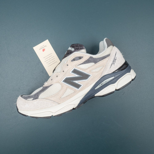 V3 MiUSA Teddy Santis Moonbeam