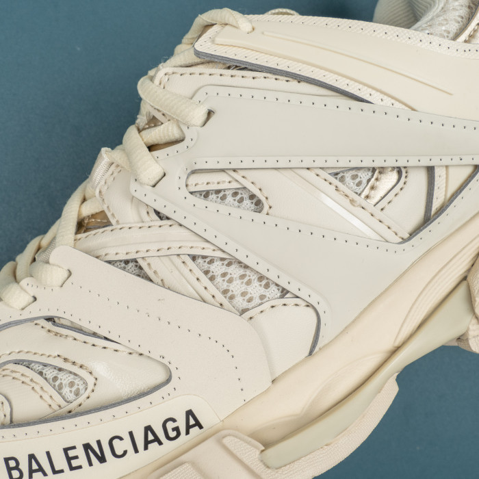 Track  'Beige'