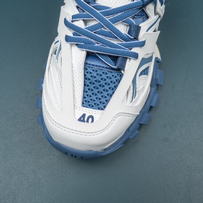 Track 'White Blue'