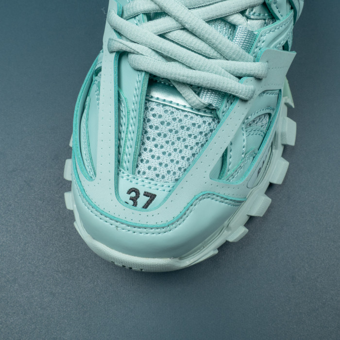 Track 'Light Blue'