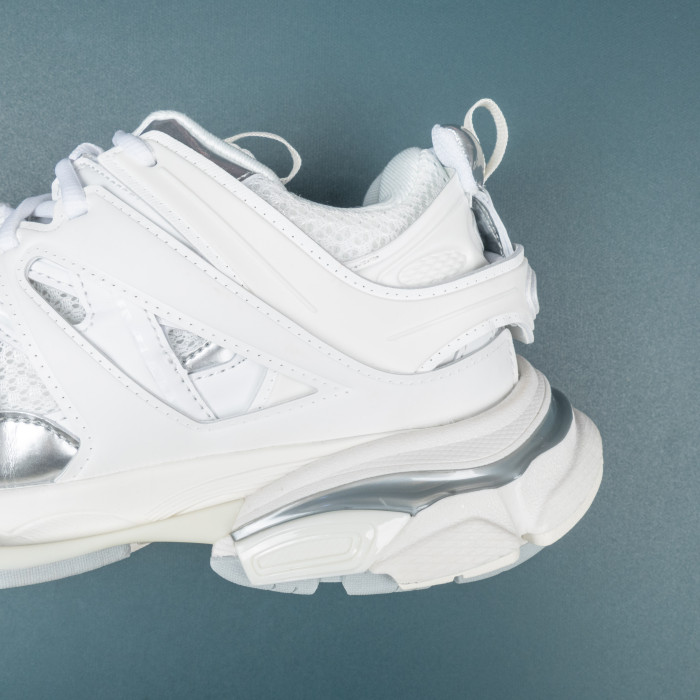 Track 'White Silver'