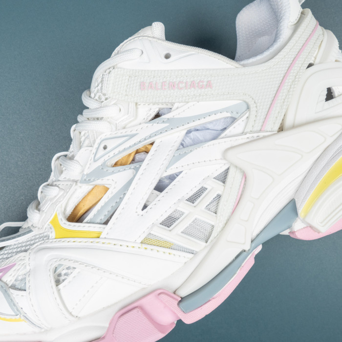 Track.2  'White Light Yellow'