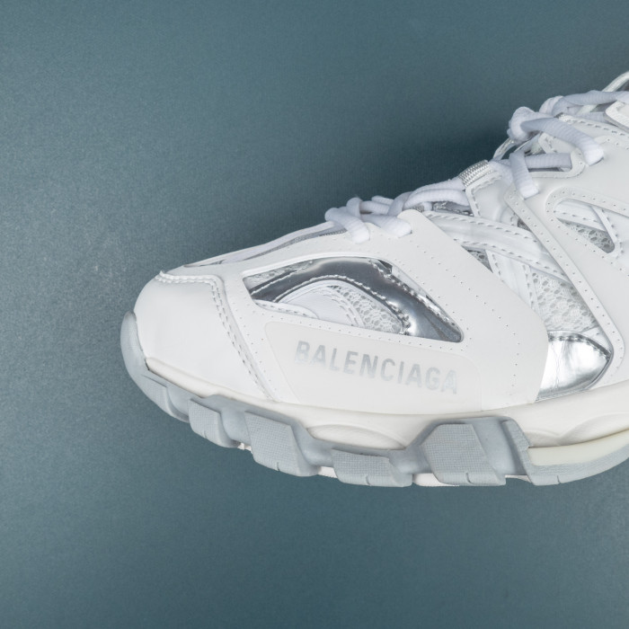 Track 'White Silver'