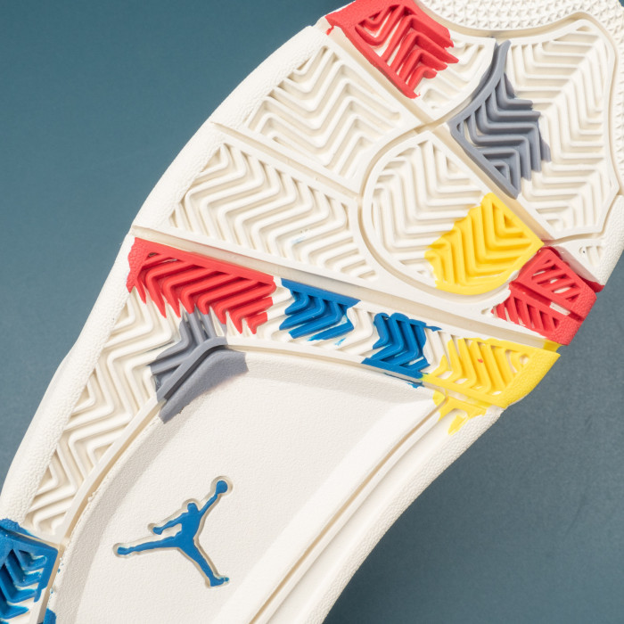 4's Retro Blank Canvas