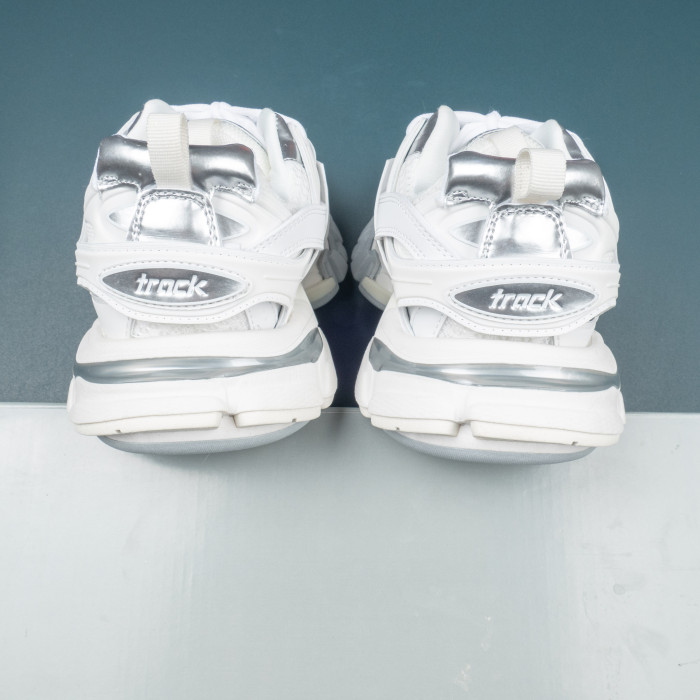 Track 'White Silver'