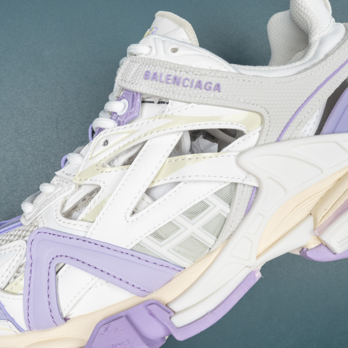Track.2 'Purple White'