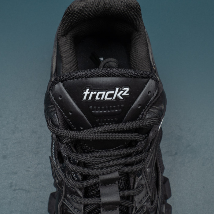 Track.2 'Black'