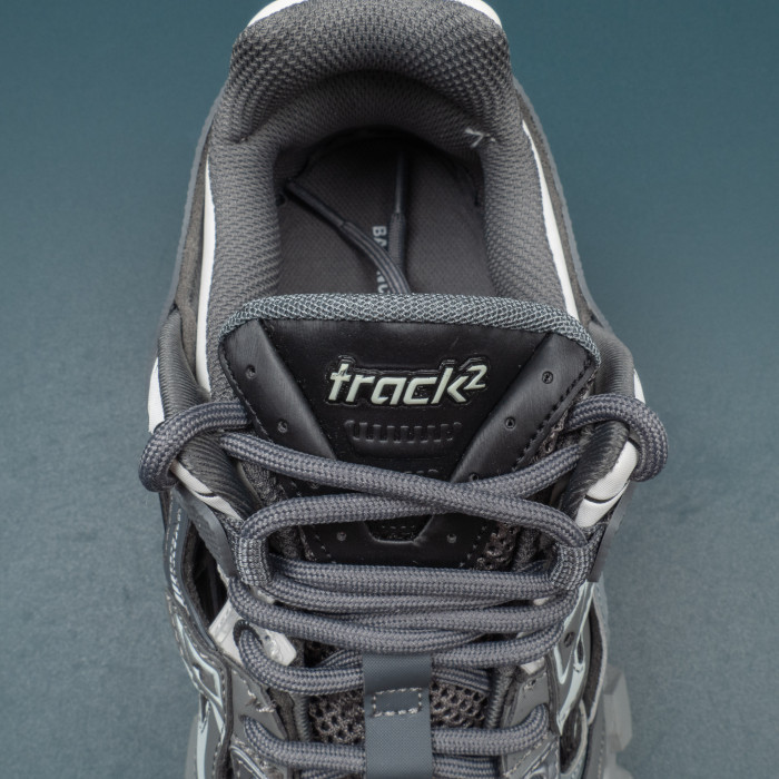 Track.2 'Grey Black'