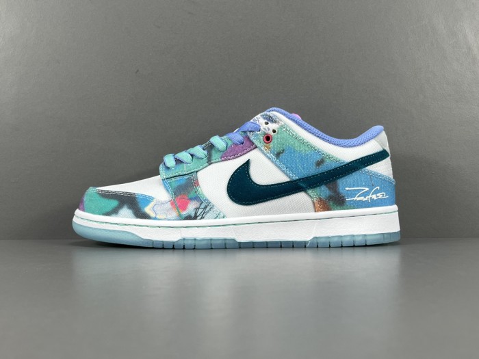 SB Dunk Low Futura Laboratories Bleached Aqua