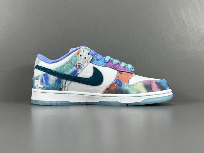 SB Dunk Low Futura Laboratories Bleached Aqua