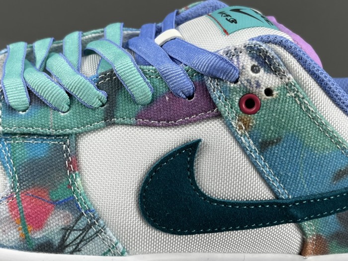 SB Dunk Low Futura Laboratories Bleached Aqua
